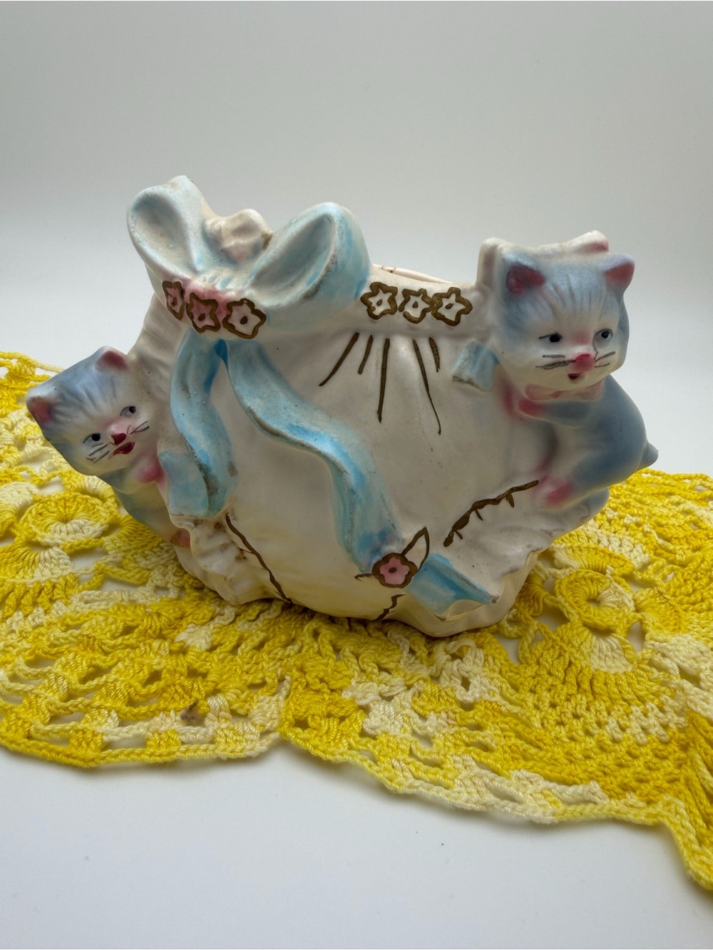 Vintage Ceramic Blue Floral Ribbon cat Planter